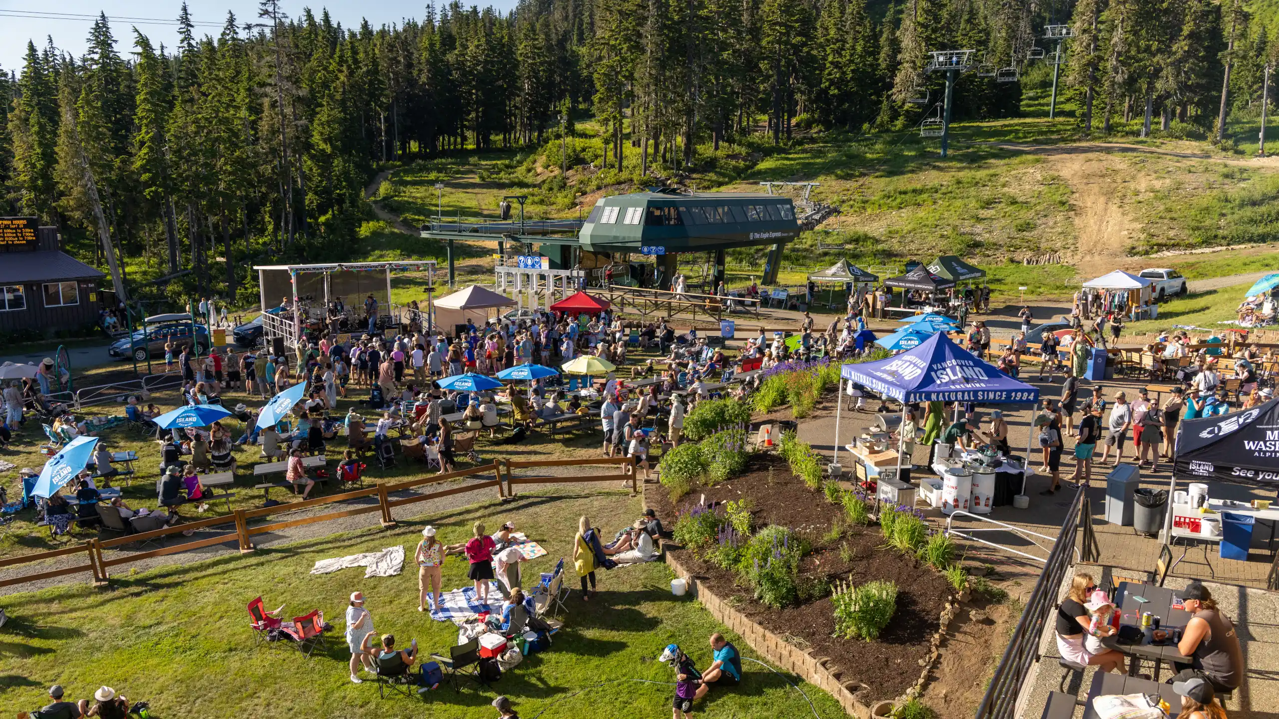 Washy Mountain Music Fair crowd