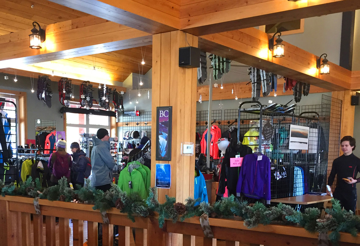 Raven Retail Nordic gear shop
